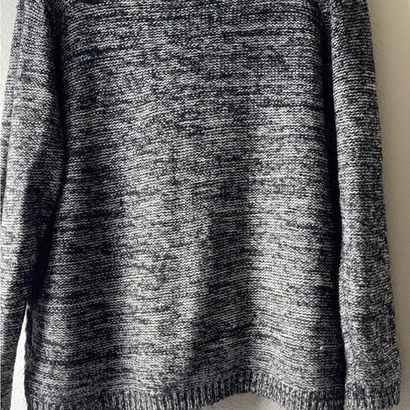 Warm and beautiful sweater. Size S/M - Picture 5 of 5